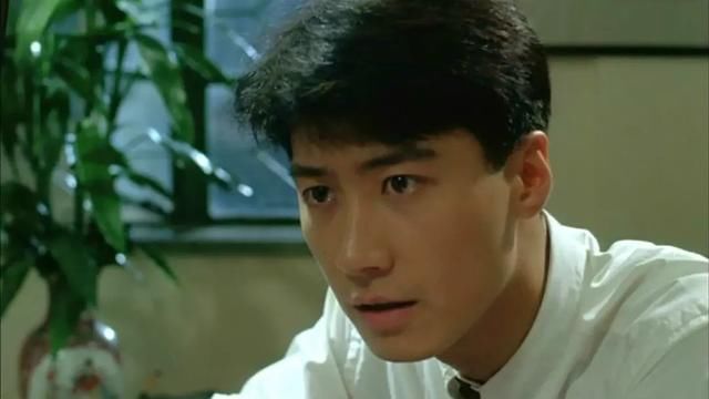 4年花7亿天王嫂，离婚后嫁美国大亨，今40岁膀大腰圆似李湘