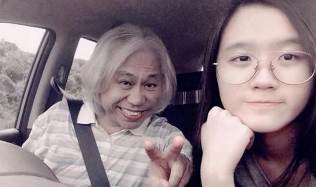 当年，17岁少女不惜和父母反目执意与57岁老头交往，现今如何