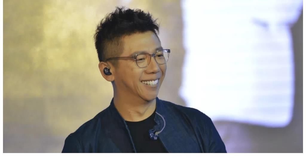 胡海泉令人惊叹 读完北大emba 拿了主持卡 投资了李佳琪公司