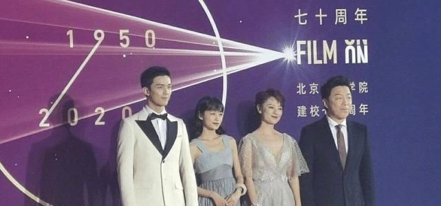 杨幂、关晓彤、杨紫等齐亮相，全为一件事！黑衣造型一个比一个美