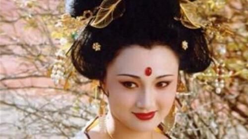 80年代第一美女，因太漂亮被人暗算，差点被割掉鼻子，现在如何