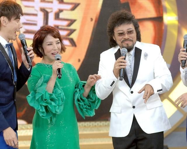 同父同母不同命，弟弟一个衣帽间两个亿，哥哥却在狱中吃牢饭