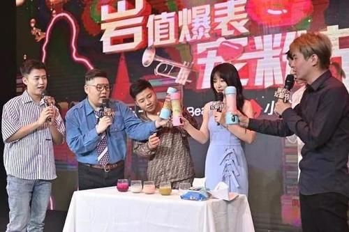 李小璐被追着骂了2年多，她已赚得盆满钵满
