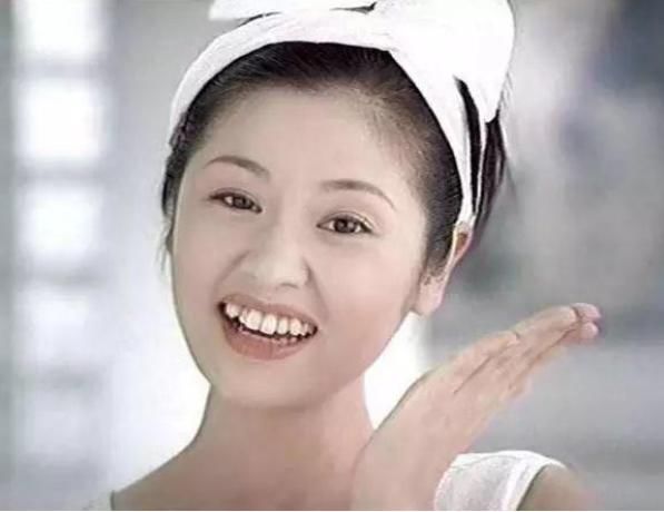 有一种整容叫拔牙，乔欣秒变小V脸，但她的改变才是最大的