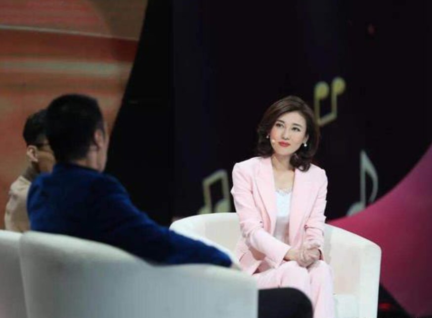 李红:14岁辍学,18岁逃婚,她如何从洗碗工逆袭成央视一姐? - 360娱乐,你开心就好