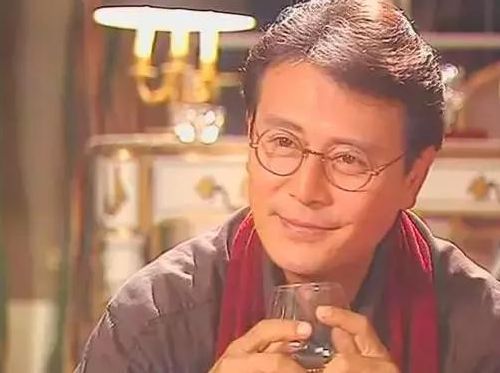 她是最可怜琼女郎，未婚先孕遭抛弃，老公又意外坠楼，今单身无子
