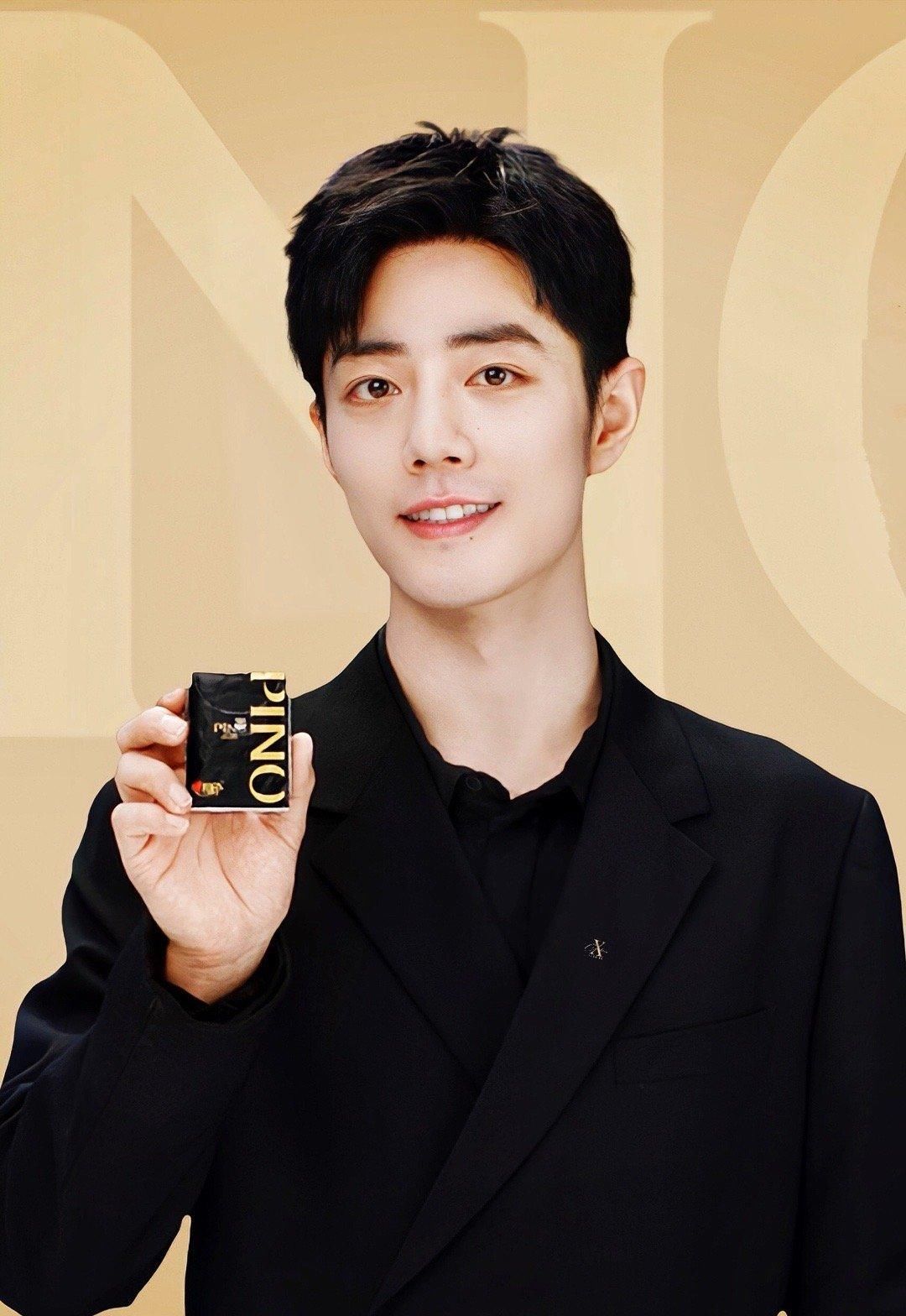 231227 肖战风采依旧,粉丝喜爱与支持的力量不息