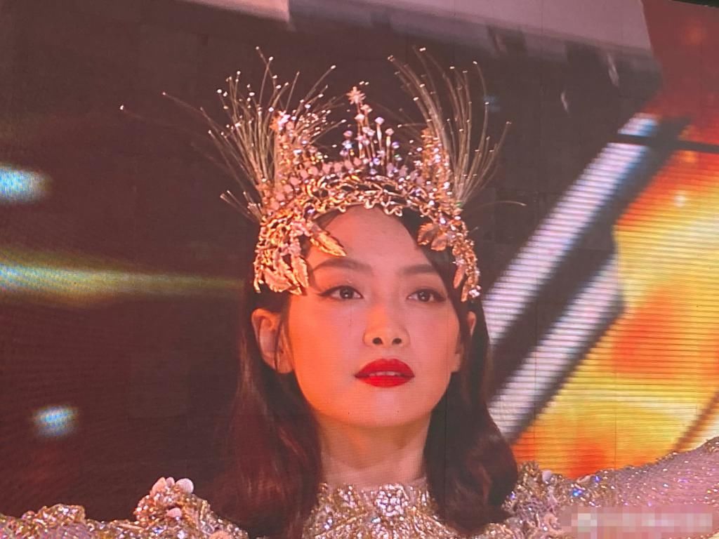 众星亮相金鹰节:宋茜出场方式好特别,谭松韵3兄妹生图太耐看