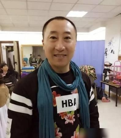 在《马大帅》中扮演的牛二;在《乡村名流》中扮演的大马勺;《乡村爱情