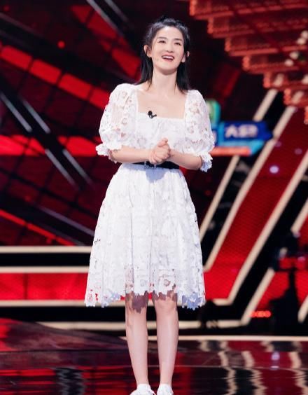 《脱口秀大会4》娜娜出场就被炸 选手整体表现不佳 周其毛进阶