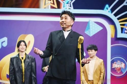 男艺人自黑讨好大佬？