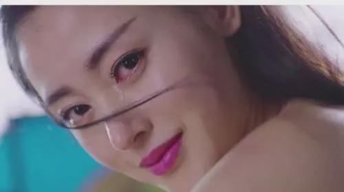 从群众演员给巩俐当光替到当红女星，她的上位史非常精彩！