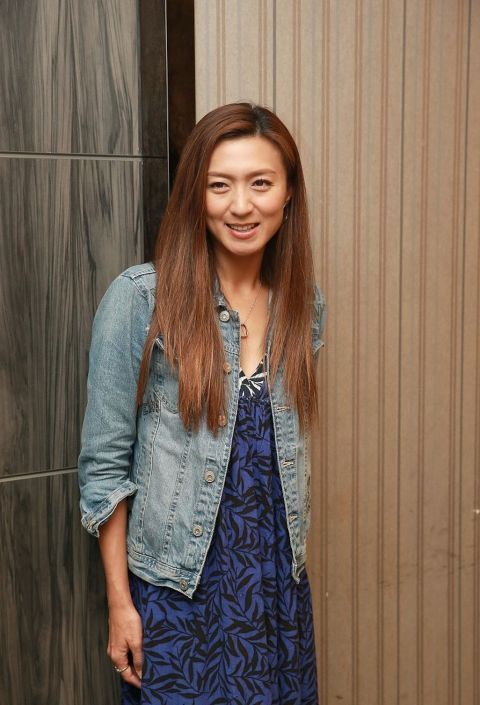 执念的政治正确性2019年10月,高拉特正式升级当爹,他的娇妻戴安妮在爱