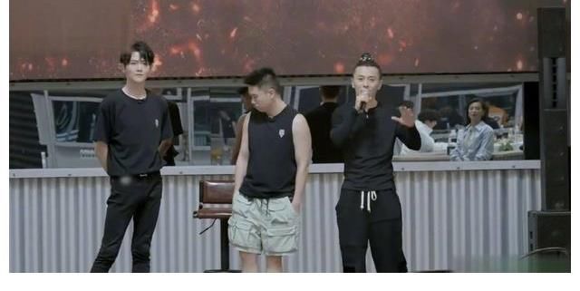剁哥:五个说唱歌手在欧阳靖最受欢迎 但他们在第一轮就被淘汰了 三个人代替亨利回归