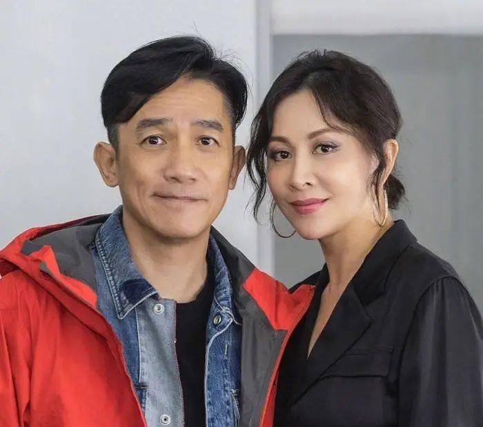 梁朝伟近照不敢认,头发稀疏发白满脸皱纹,58岁似70岁老头