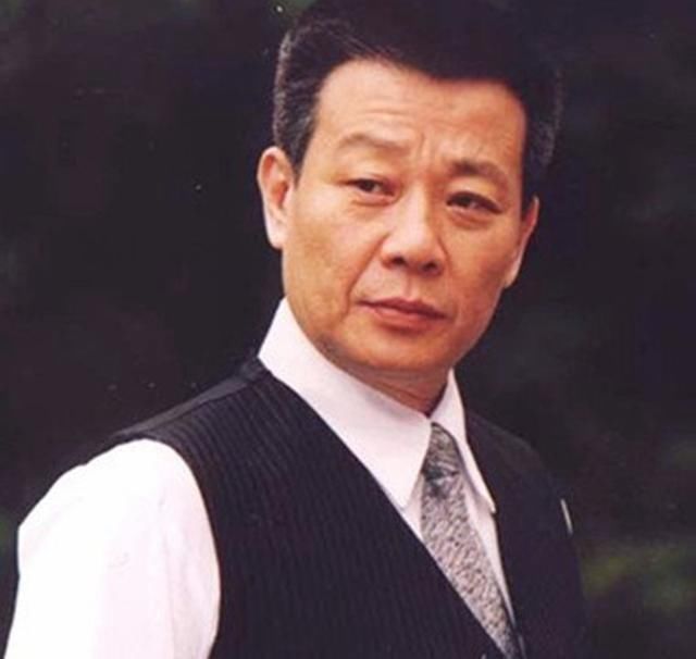 68岁寇世勋近况,晚年常在原配一家身边,二房3名子女在国外留学 - 360娱乐,你开心就好