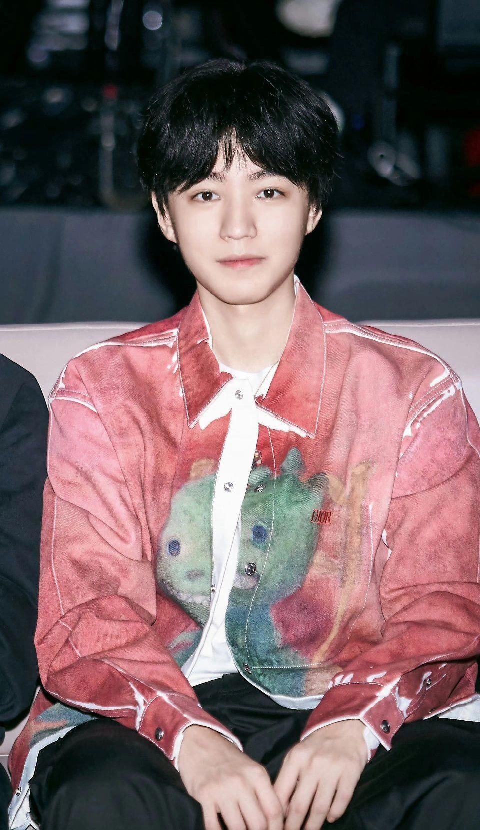 240106 全能偶像王俊凯跨年舞台表现震撼,获赞无可匹敌! - 360娱乐,你开心就好