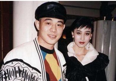 李连杰三女儿7岁为刘德华伴舞，8岁陪成龙走红毯，如今成这样