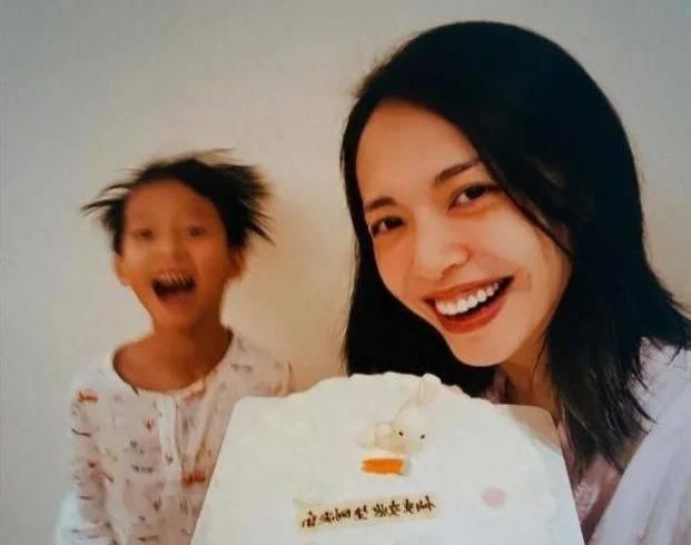 咱厝女明星姚晨回泉州拍电影啦！现身泉州街头，和她偶遇了吗~