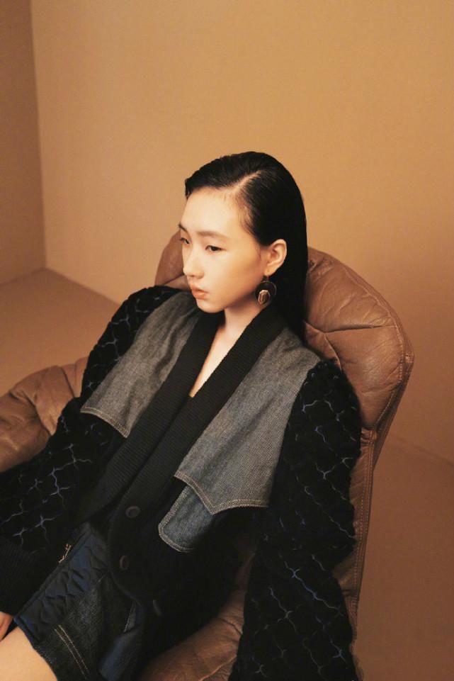 小S母女拍杂志,14岁许曦文时尚不输妈和大姨,接班徐氏姐妹有望