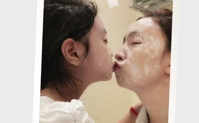 陶虹不后悔当全职，11岁女儿公开身材高挑，称：你不丑也不漂亮