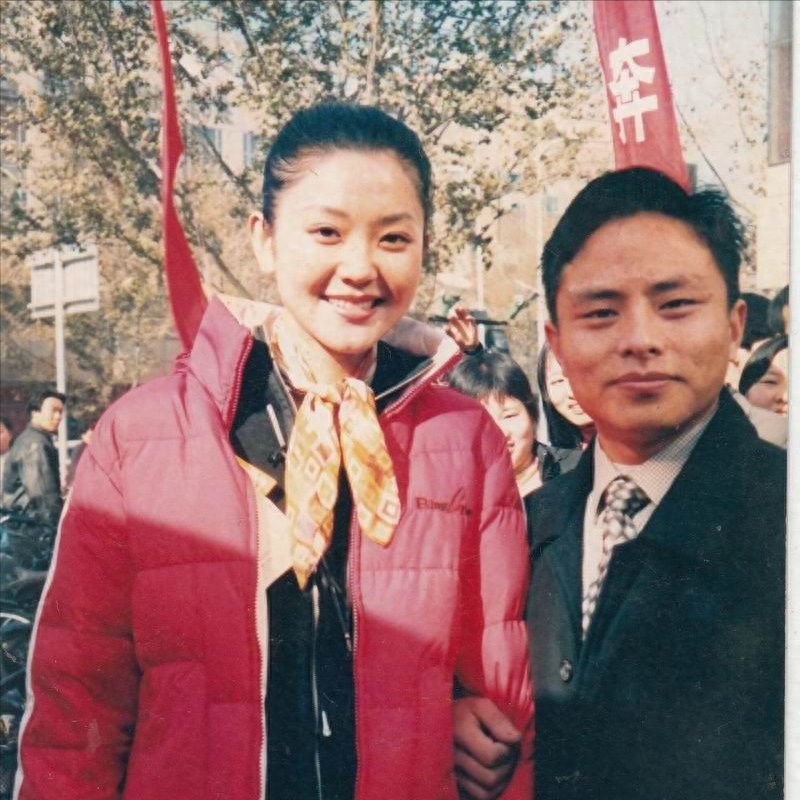 回顾方琼:嫁大8岁副台长,为闪婚丈夫生儿子,活成人生赢家 - 360娱乐,你开心就好