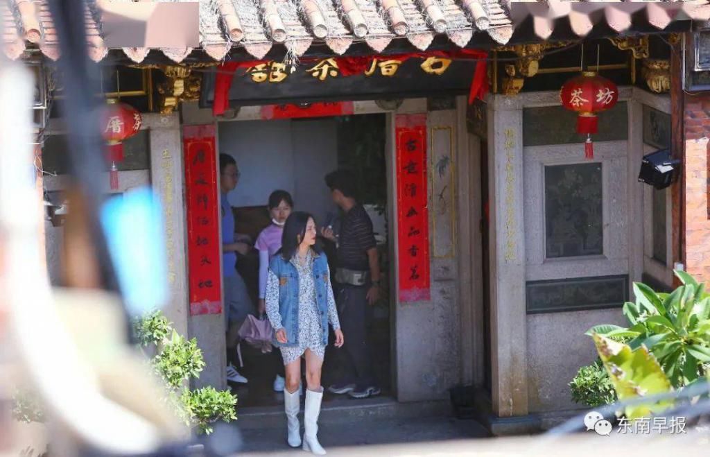 咱厝女明星姚晨回泉州拍电影啦！现身泉州街头，和她偶遇了吗~
