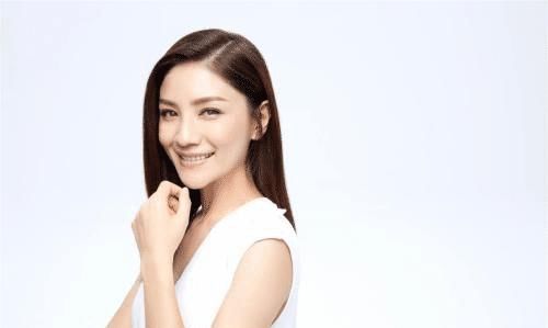 为情所伤的胡可：被前男友抛弃后，为什么很快与沙溢闪婚？